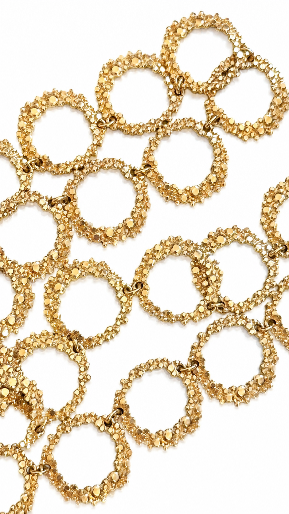 Vintagehalsband med texturerade ringar i modernistisk stil