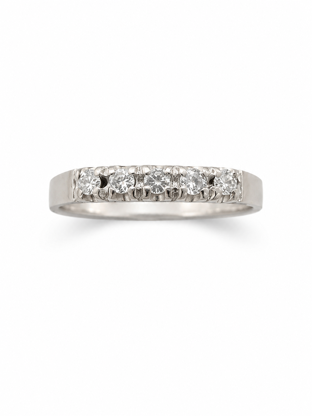 Ring med fem Wesselton 8/8 diamanter i vitguld