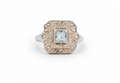Art Deco-ring med topas i geometrisk silverinfattning