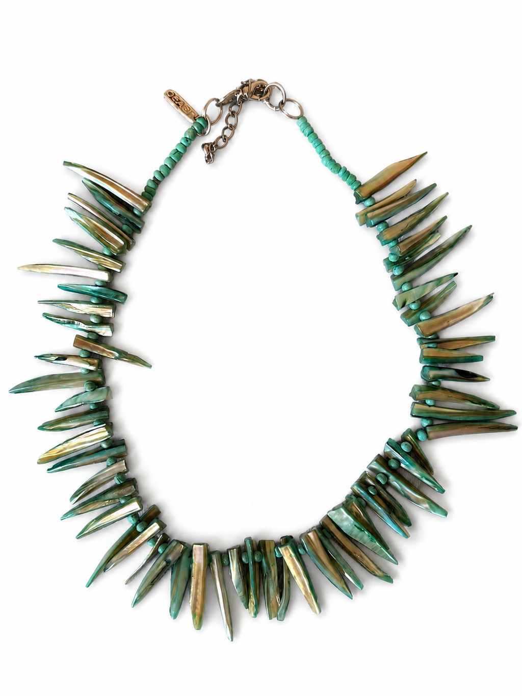 Havsgrönt snäckcollier med spetsig silhuett