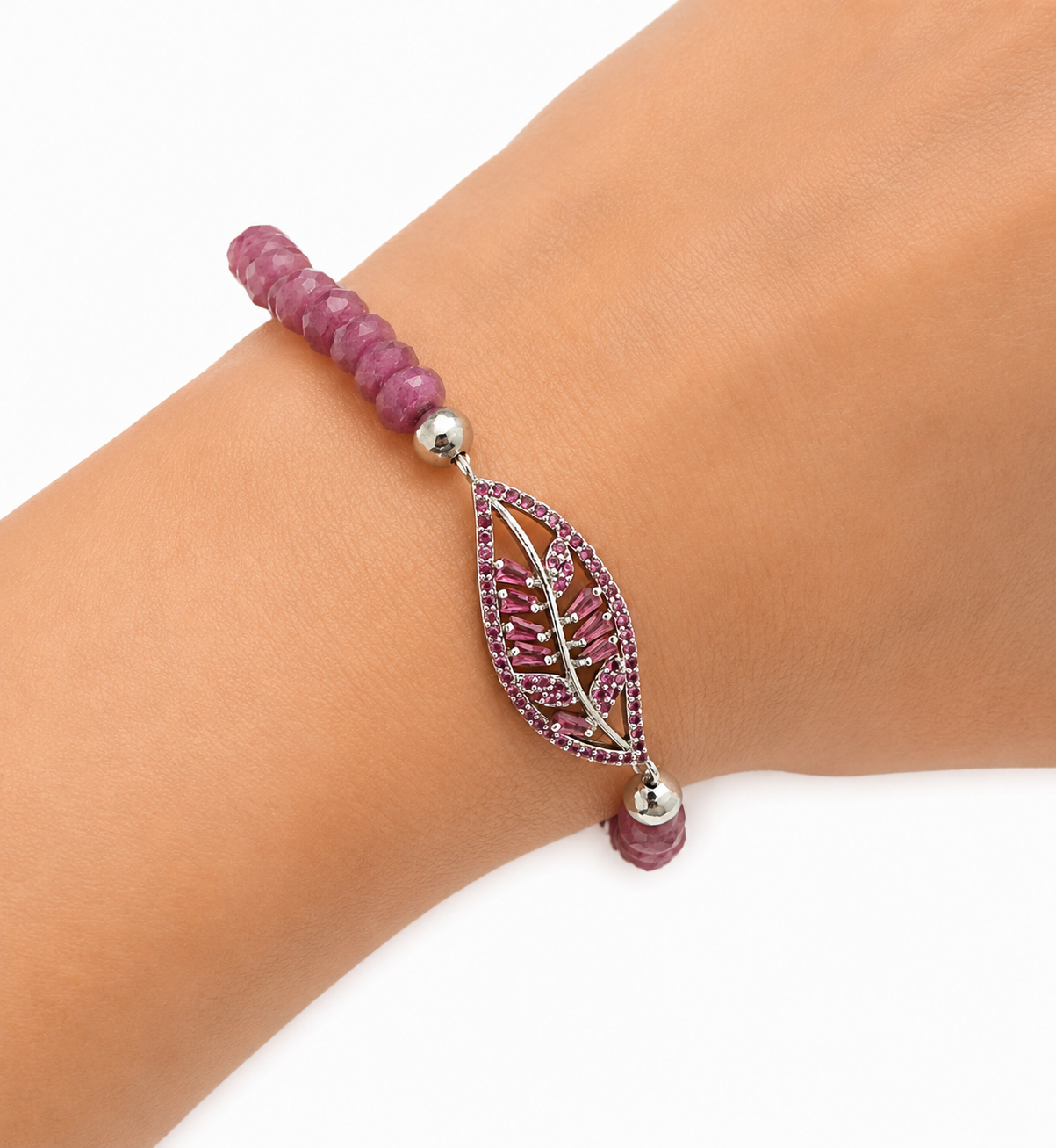 Rubinarmband med silverblad