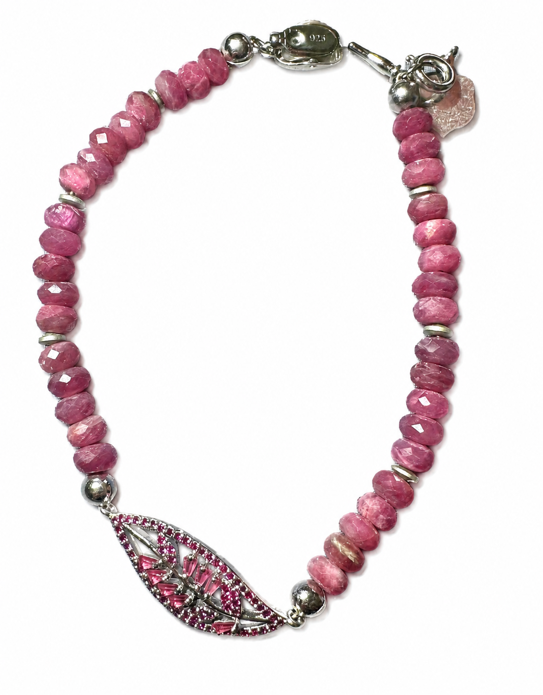 Rubinarmband med silverblad