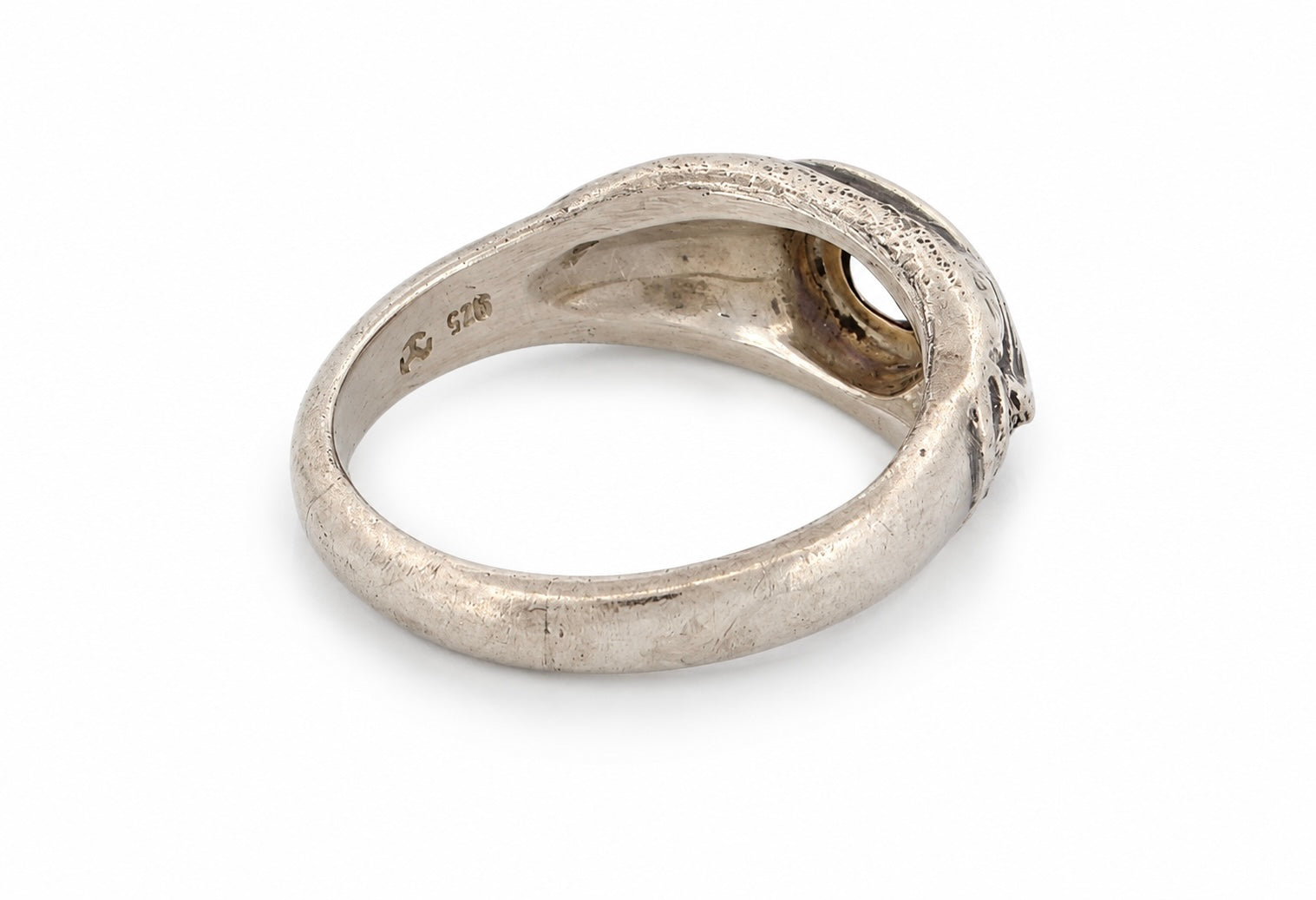 Konstnärlig safirring i silver